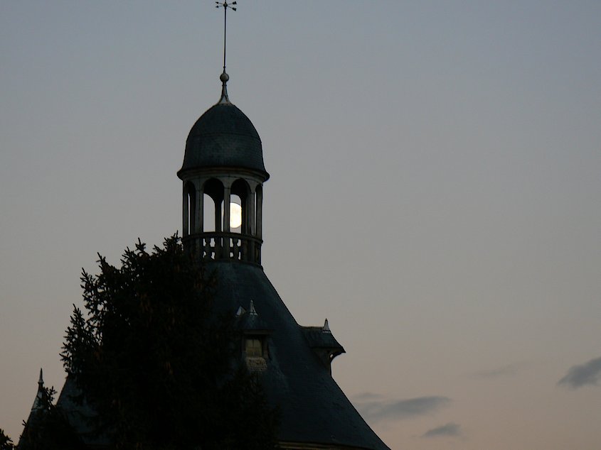 Le Donjon de Ste Genevieve-des-Bois: Le Donjon 150